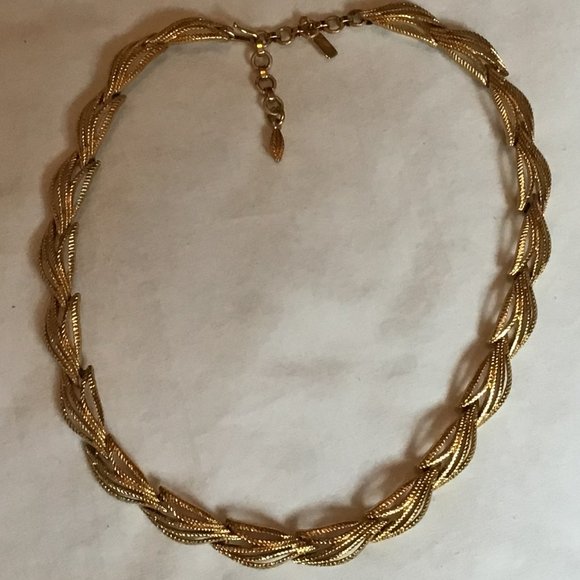 Monet Jewelry - Monet - Vintage gold toned chunky necklace